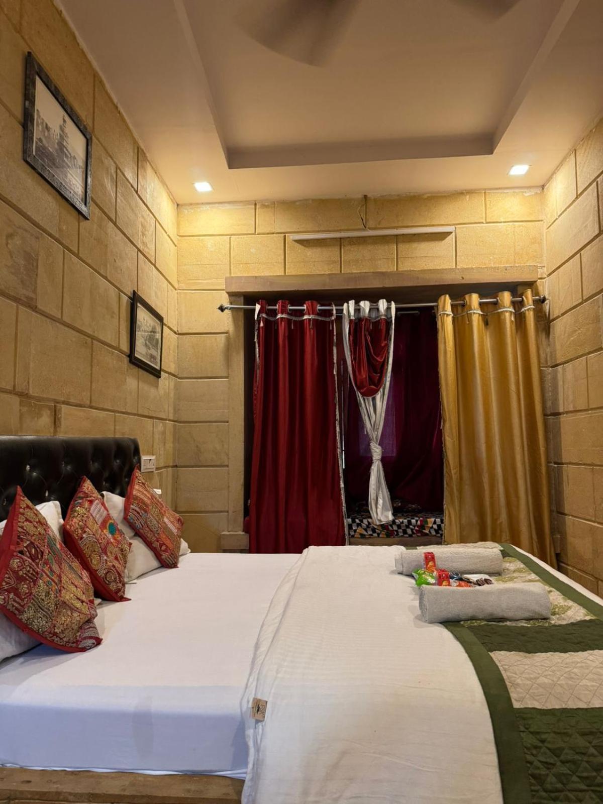 Hotel Jaswant Palace Jaisalmer Buitenkant foto