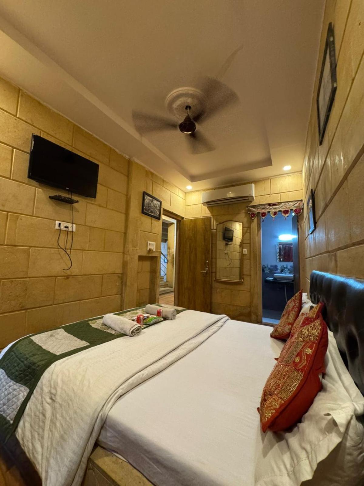 Hotel Jaswant Palace Jaisalmer Buitenkant foto