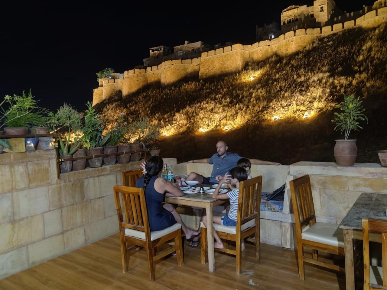 Hotel Jaswant Palace Jaisalmer Buitenkant foto